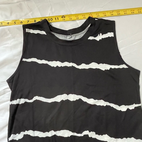 Black and White Striped Dress - Picture 4 of 10